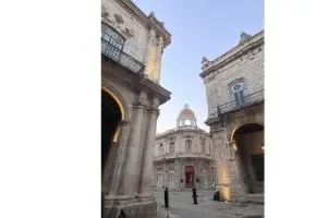 サン・フランシスコ・デ・アシス広場, Plaza de San Francisco de Asís, Cuba, キューバ旅行